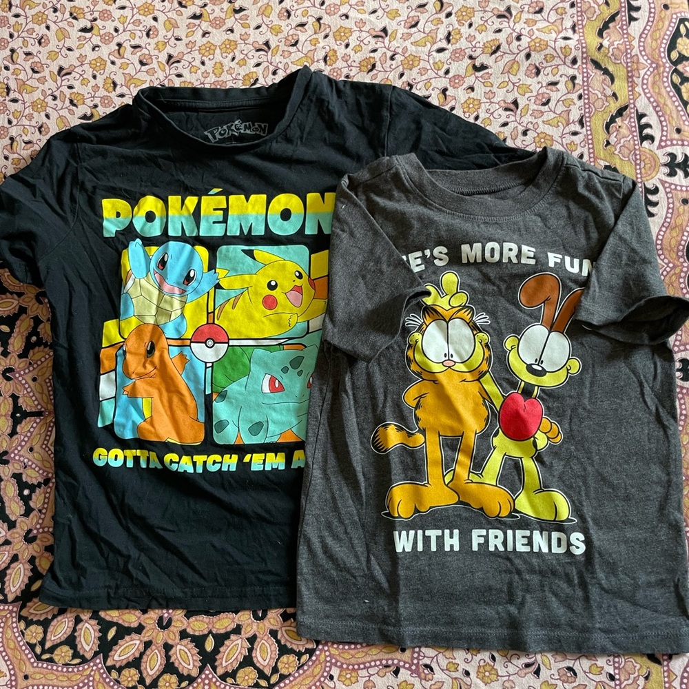 💛Kids Graphic T-shirt Lot. Pokémon. Garfield. Size M.